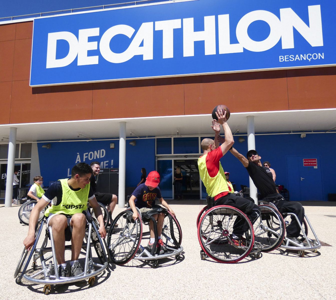 Sensiblisation des collaborateurs de Décathlon organisée par le Comité régional Bourgogne Franche-Comté